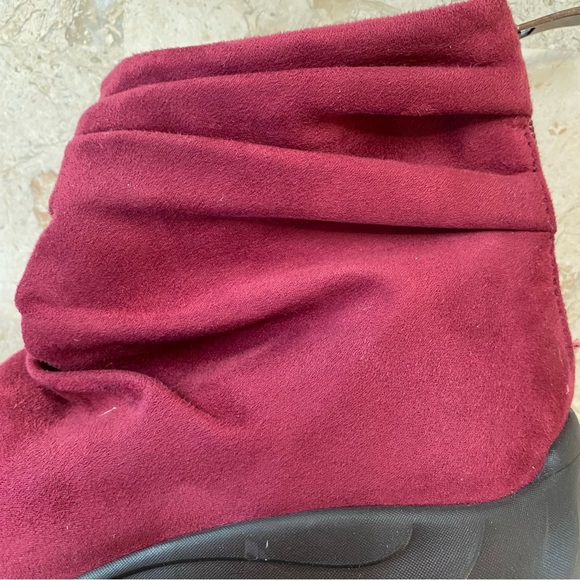 Breeze Ankle Boot Zizzle Casual Comfort Back Zip Cranberry Slouchy Size 8.5 M - Picture 5 of 8